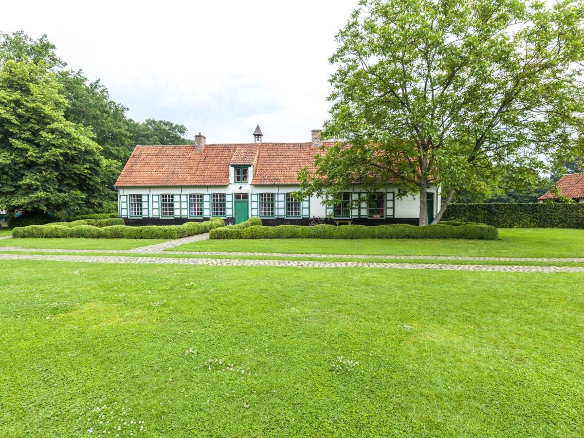 Beautiful Farmhouse In Beernem With Big Garden Экстерьер фото