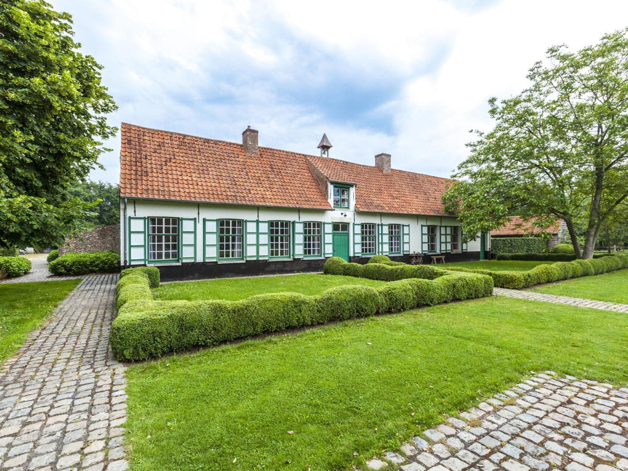 Beautiful Farmhouse In Beernem With Big Garden Экстерьер фото
